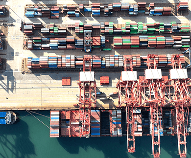 Казахстанско-китайский терминал в порту г. Ляньюньган, Китай.