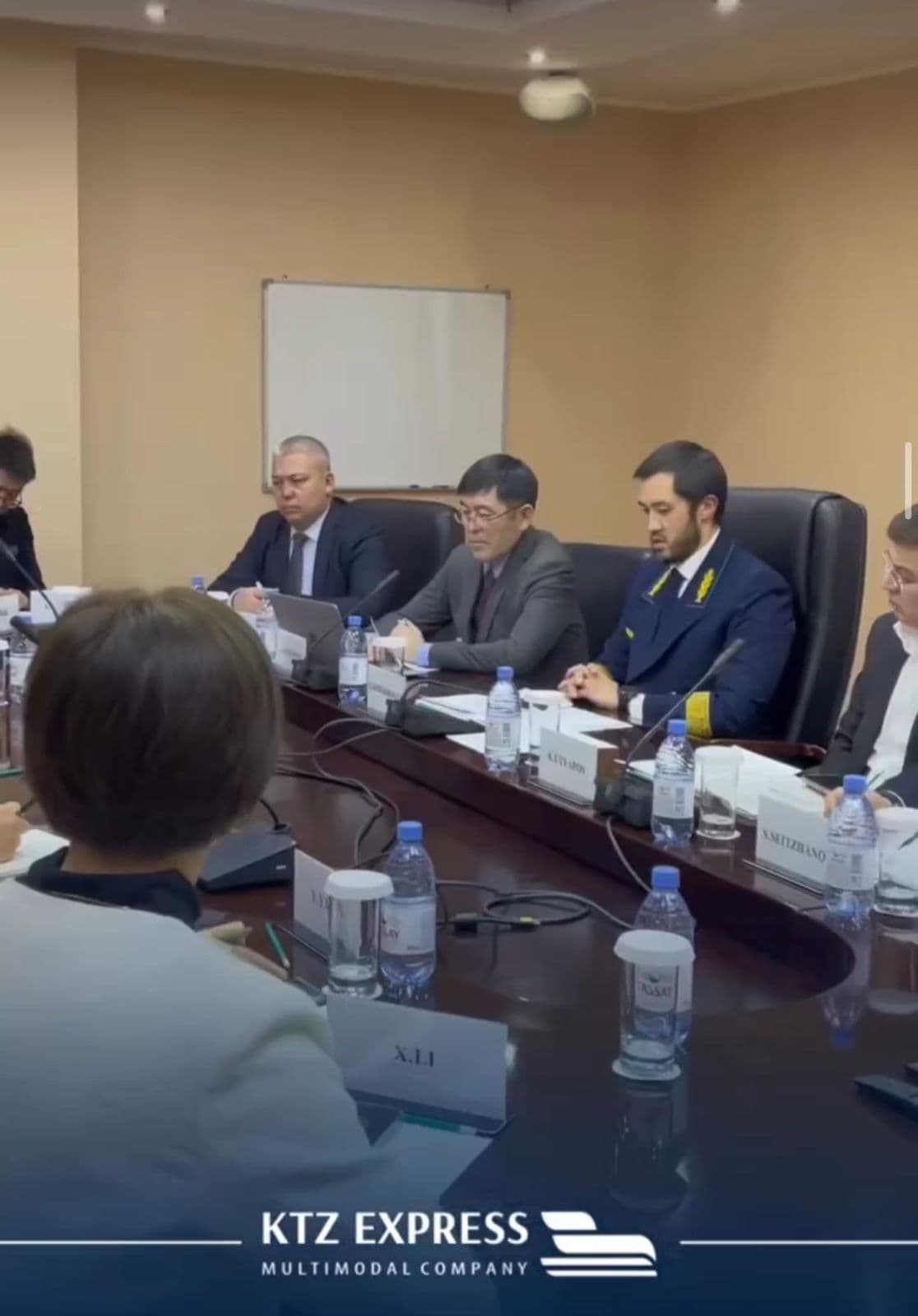 “ҚТЖ “ҰК” АҚ басқарушы директоры Е.Х. Қойшыбаевтың “Ляньюньган” ЖШҚ вице-президенті Ван Синьвэн мырза бастаған Ляньюньган порты (ҚХР) өкілдерінің делегациясымен ресми кездесуі “ҚТЖ “ҰК” АҚ-да өтті.