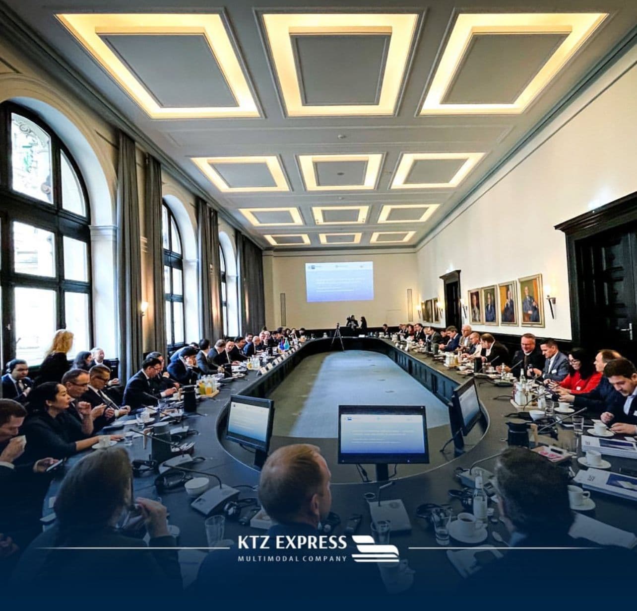 В рамках мероприятия, организованного при поддержке Министерства иностранных дел Республики Казахстан, Восточного комитета Германской экономики и Торгово-промышленной палаты Гамбурга, состоялся Казахстанско-Гамбургский инвестиционный Круглый стол на тему «Регион роста Центральная Азия – логистика, энергетика и промышленность в Казахстане», участие в котором приняли Бургомистры Баварии и Гамбурга, представители крупных компаний, бизнес-ассоциаций и ведущих экспертных объединений.